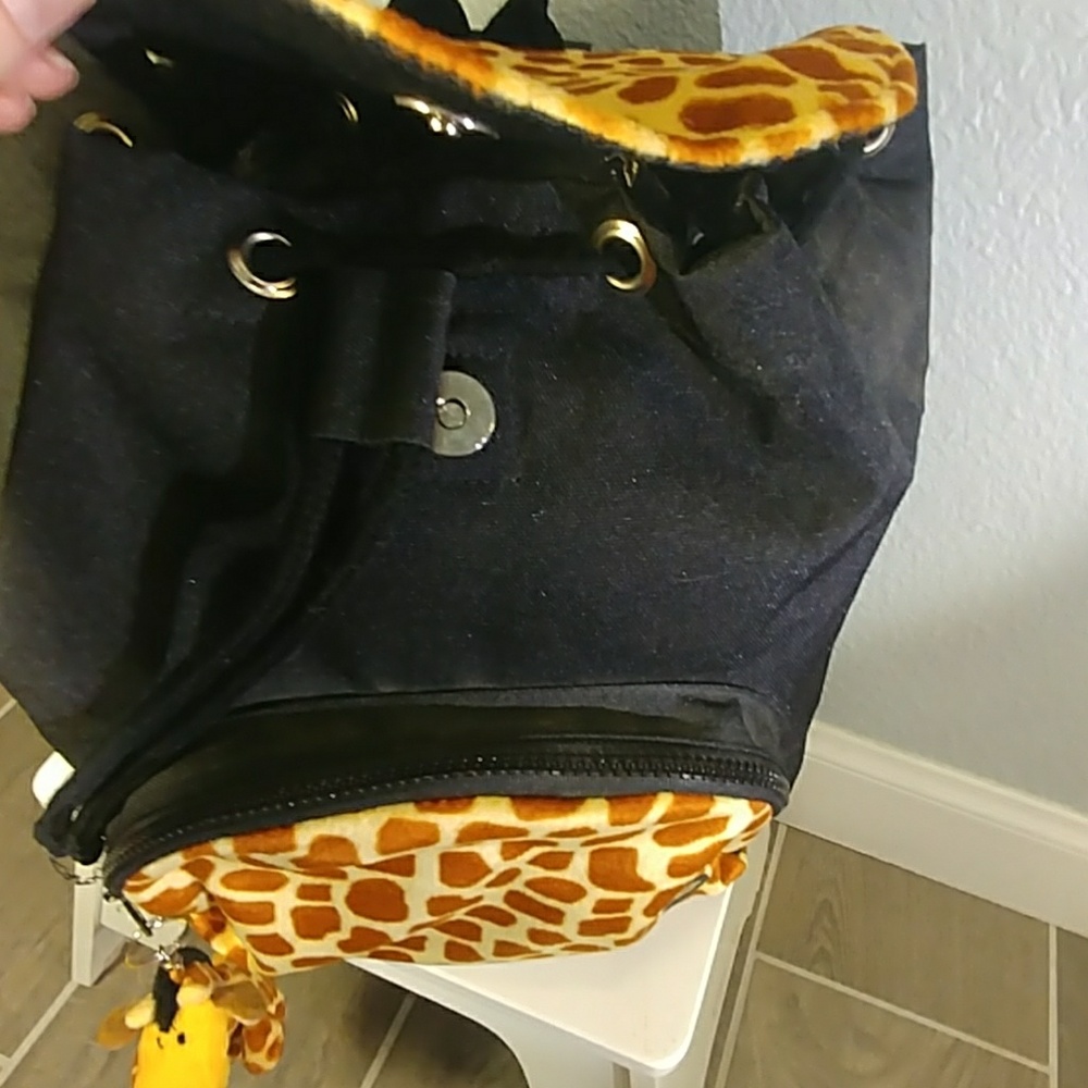 Adorable Giraffe Canvas Backpack - image 3